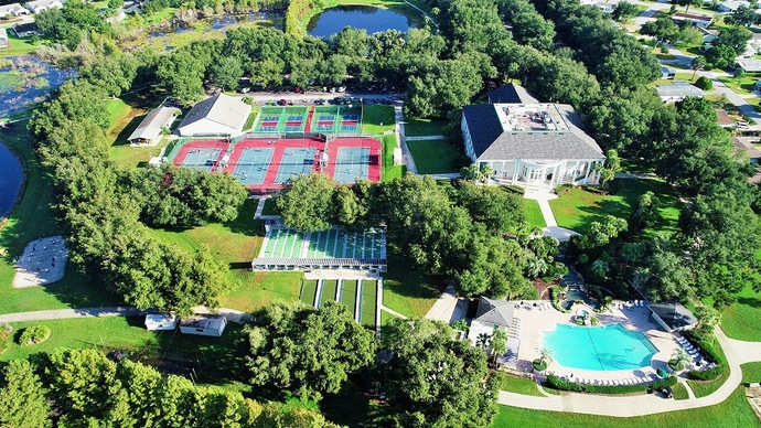 Aerial view of Leesburg, FL retirement community
