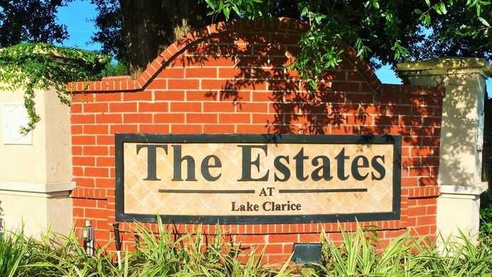 The Estates at Lake Clarice Community Sign