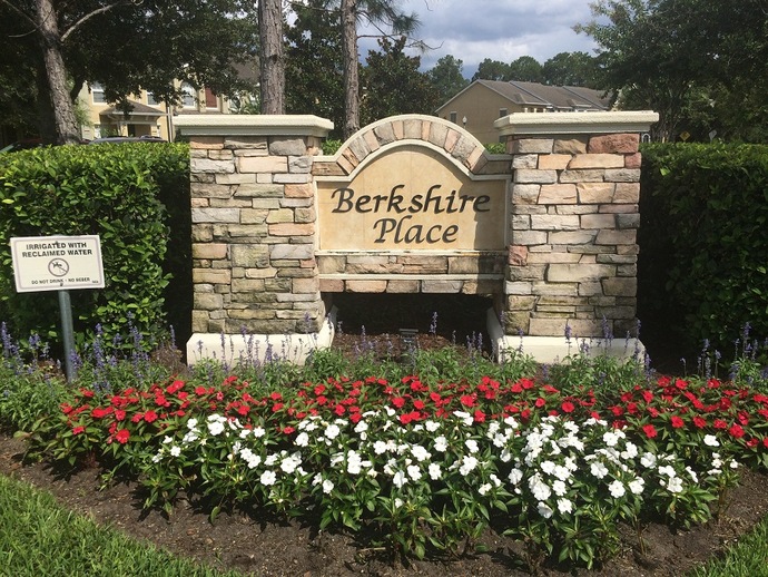 Lake Sawyer South and Berkshire Townhomes Sign