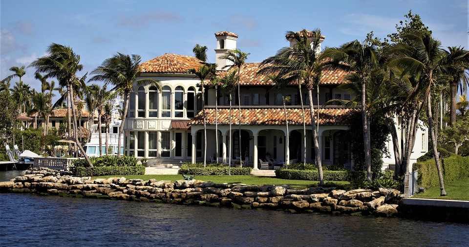 Waterfront Homes For Sale in Orlando FL