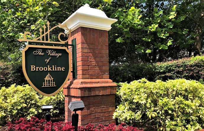 The Village of Brookline in Keenes Pointe Contains Lake Burden Circle